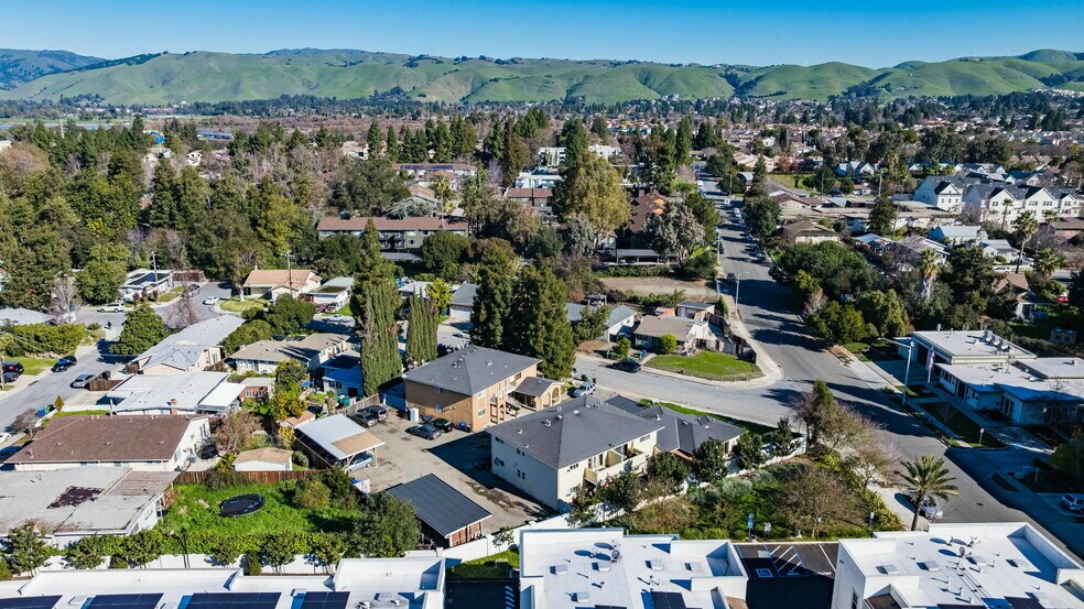 More Photos Of 40775 Max Dr, Fremont Apartments For Sale