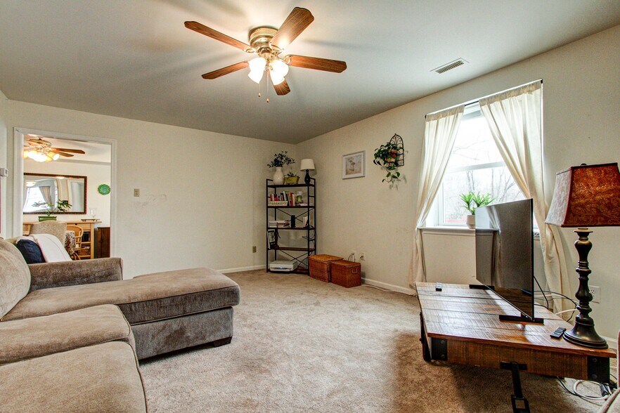 More Photos Of 3328 Huntingdon Pike, Huntingdon Valley Service For Sale