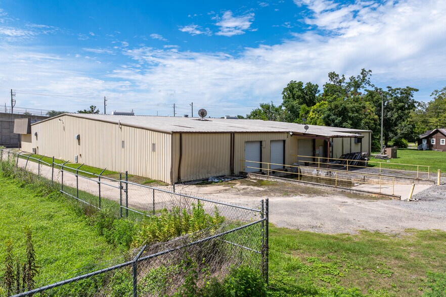 More Photos Of 908 W Hill Ave, Valdosta Warehouse For Sale