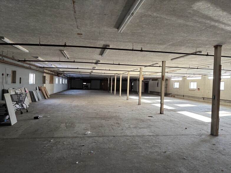 More Photos Of 18 Lithgow Street, Winslow Manufacturing For Sale