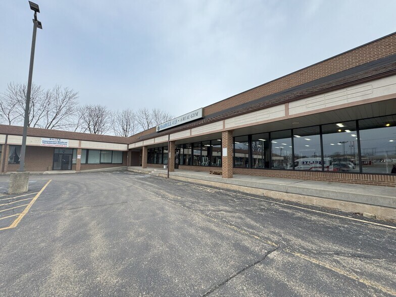 More Photos Of 111 S Lincolnway, North Aurora Unknown For Lease