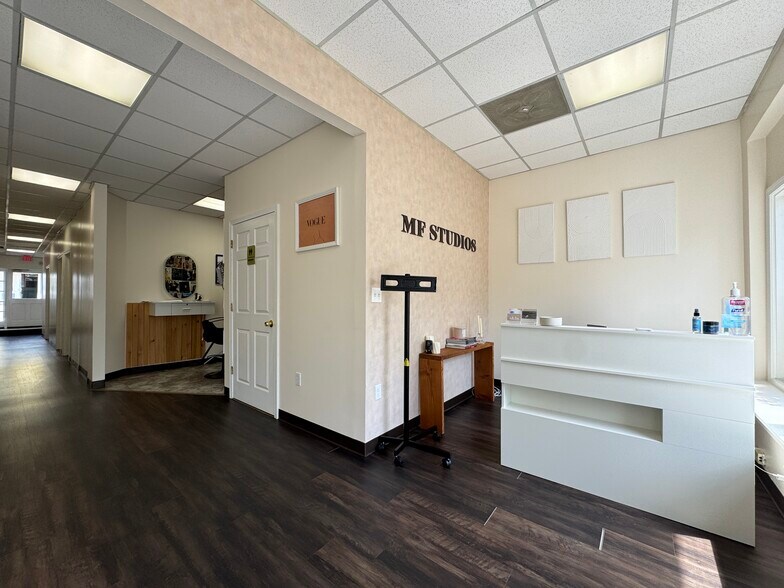 More Photos Of 10 Broadway, North Haven Storefront Retail Office For Lease