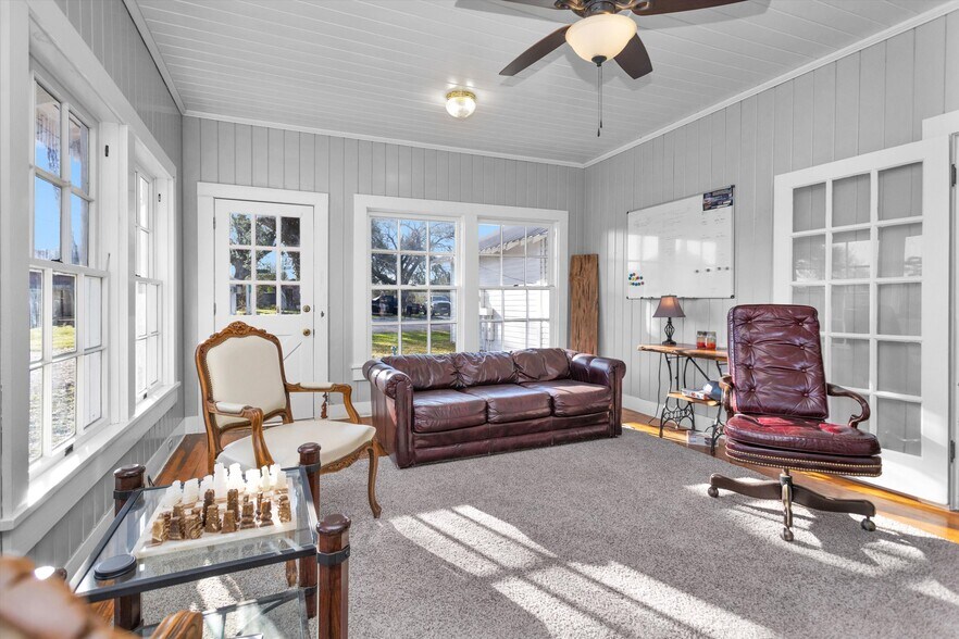 More Photos Of 13801 Liberty St, Montgomery Office Residential For Sale