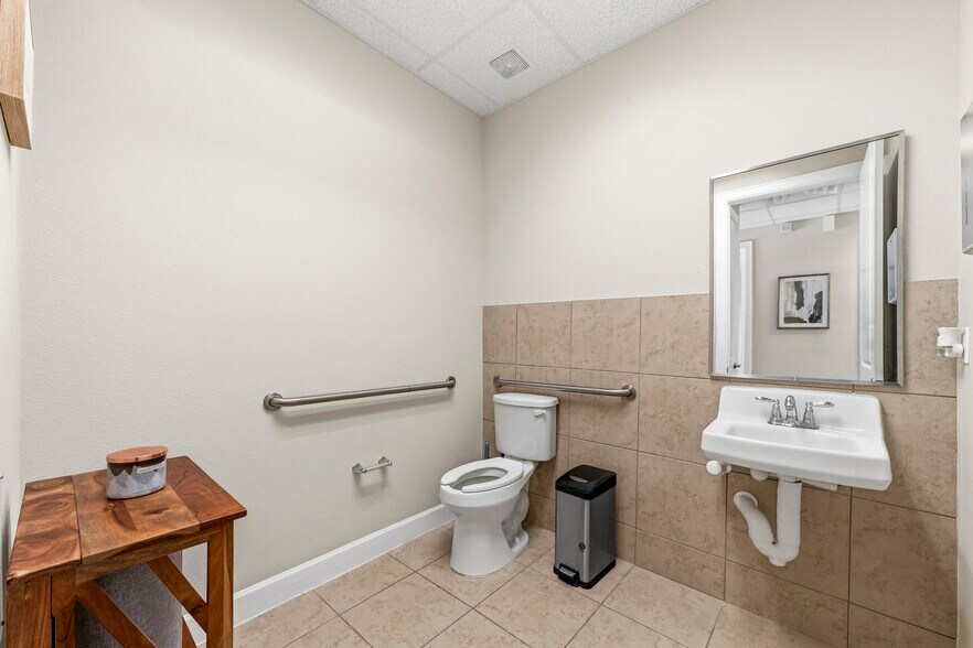 More Photos Of 2219 Sawdust Rd, The Woodlands Office For Sale