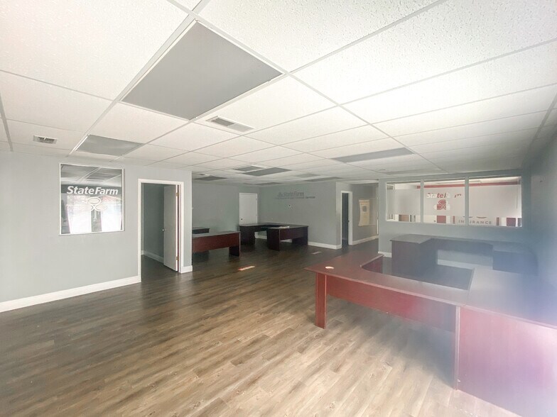 More Photos Of 1420 N Cooper St, Arlington Office For Sale