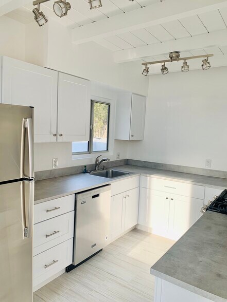 More Photos Of 2831-2837 Columbia St, San Diego Apartments For Sale