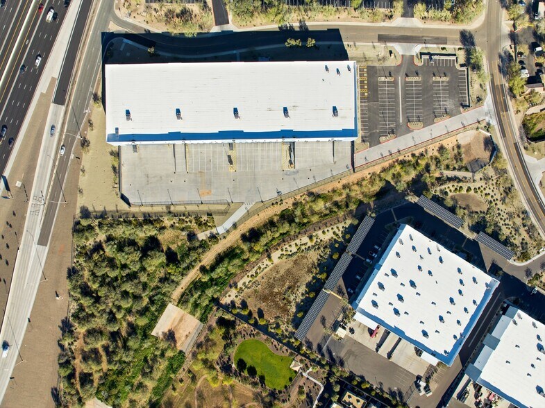 More Photos Of 2350 W Corporate Center Dr, Phoenix Distribution For Sale