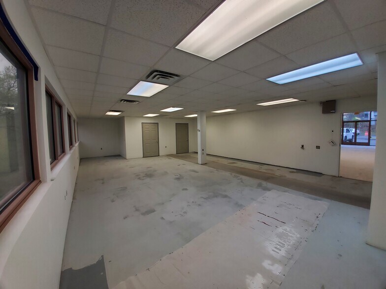 More Photos Of 507-509 National Hwy, Lavale Storefront For Lease