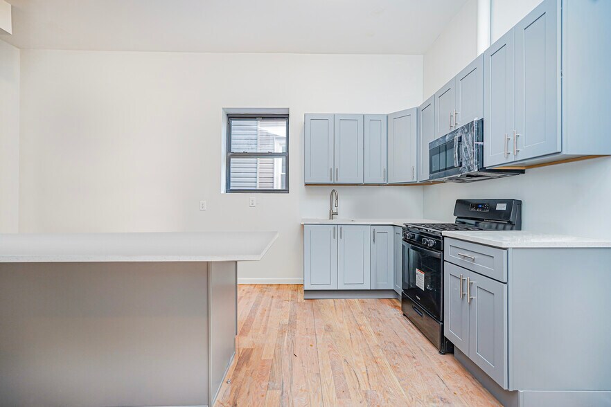 More Photos Of 219-225 Broad st, Staten Island Apartments For Sale