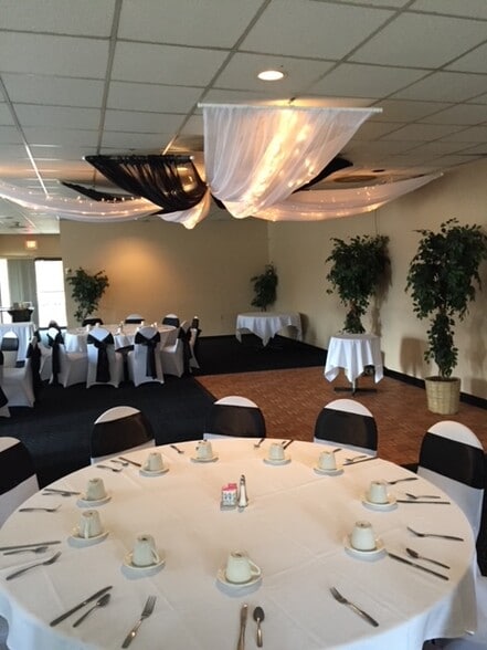 More Photos Of 1617 Banksville Rd, Pittsburgh Restaurant For Lease