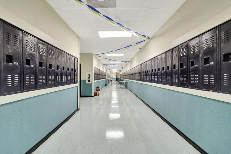 More Photos Of 959 SE 6th Ave, Deerfield Beach Schools For Sale