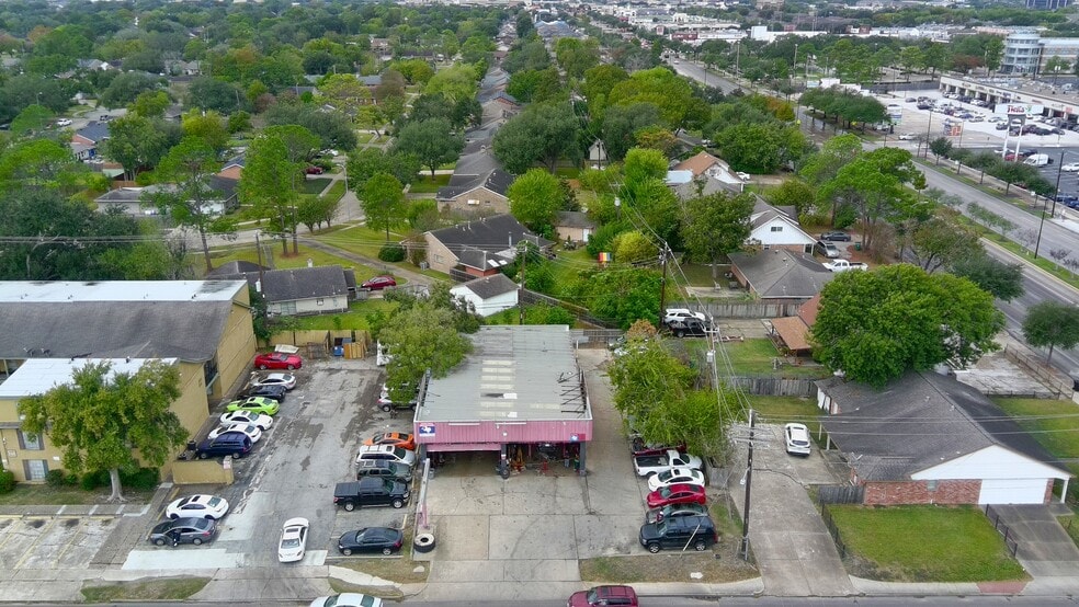 More Photos Of 7004 S Gessner Rd, Houston Auto Repair For Sale