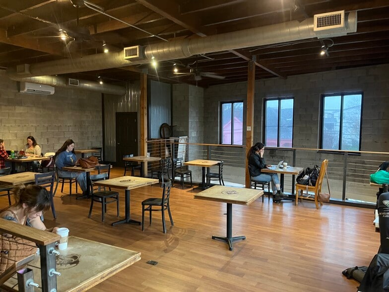 More Photos Of 1921 Eastland Ave, Nashville Storefront For Sale