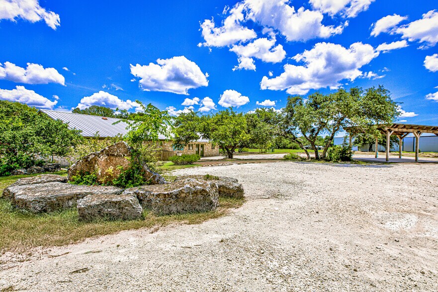 More Photos Of 45 La Buena Vista Dr, Wimberley Schools For Sale