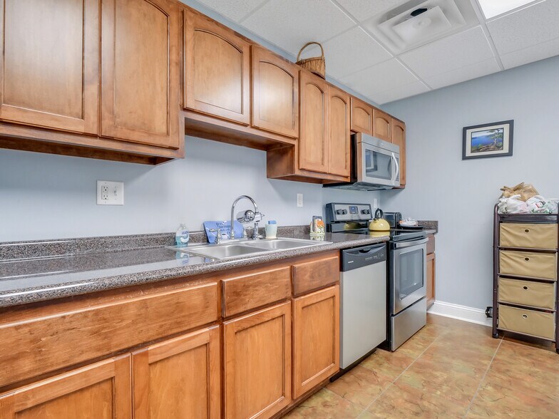 More Photos Of 1453 W Oglethorpe Hwy, Hinesville Office Residential For Lease