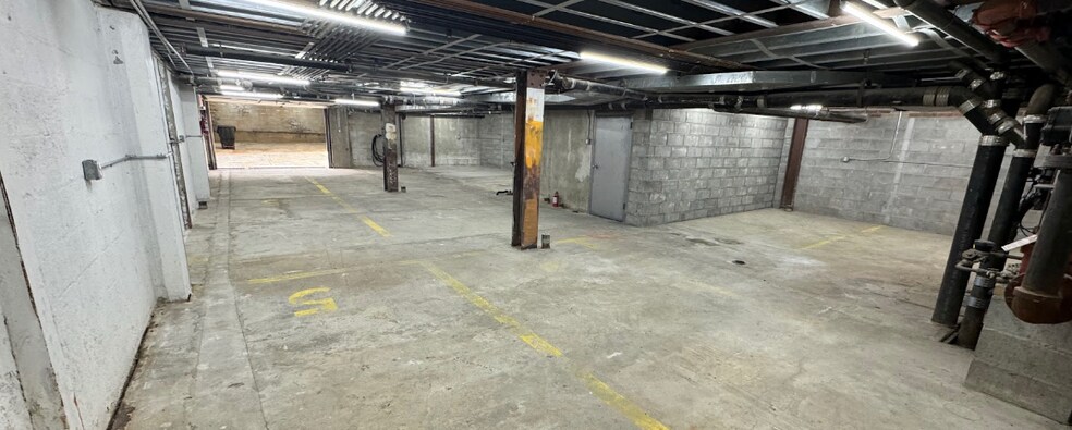 More Photos Of 99 Kingsland Ave, Brooklyn Apartments For Lease