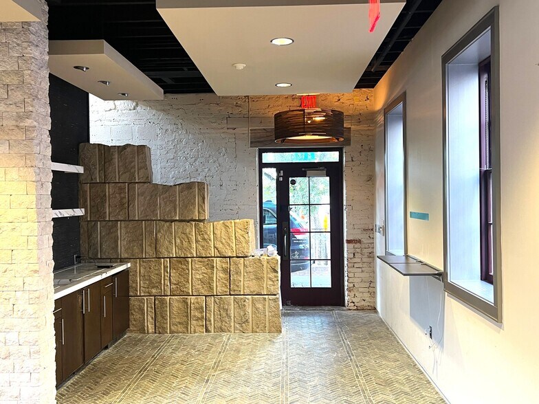 More Photos Of 1111 34th St NW, Washington Office For Lease