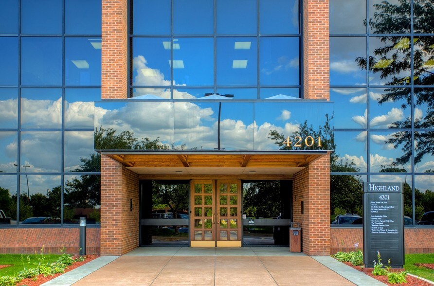 More Photos Of 4201 Westown Pky, West Des Moines Office For Lease