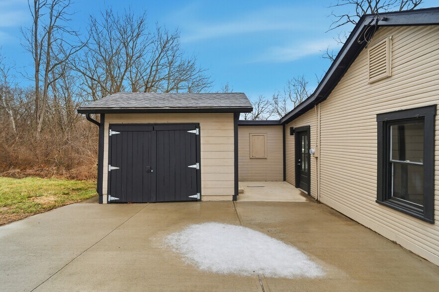 More Photos Of 520 N Broadway St, Lebanon Storefront For Sale