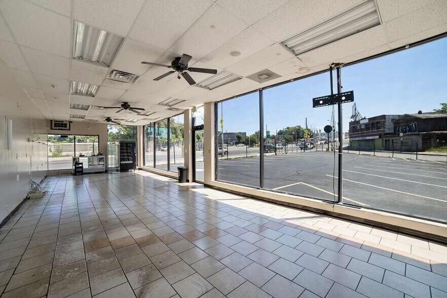 More Photos Of 2351 E North Ave, Baltimore Auto Repair For Sale