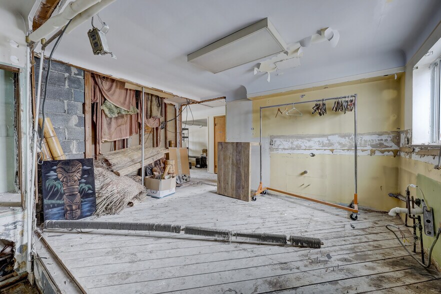 More Photos Of 23919 John R Rd, Hazel Park Freestanding For Sale