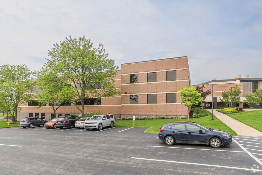 More Photos Of 5665 N Kraft Lk SE, Caledonia Medical For Lease