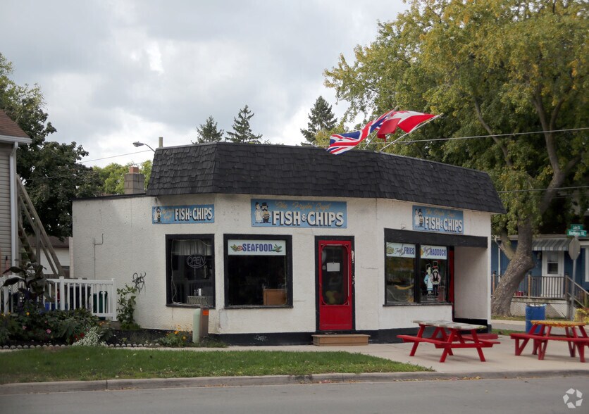 Primary Photo Of 155A Lake St, St Catharines Storefront For Sale