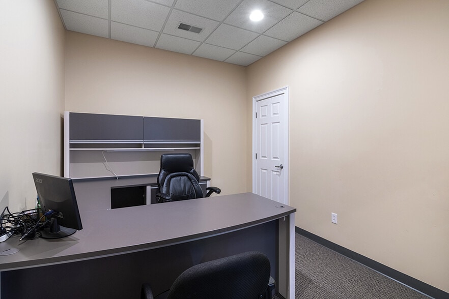 More Photos Of 376 Dry Bridge Rd, North Kingstown Warehouse For Sale