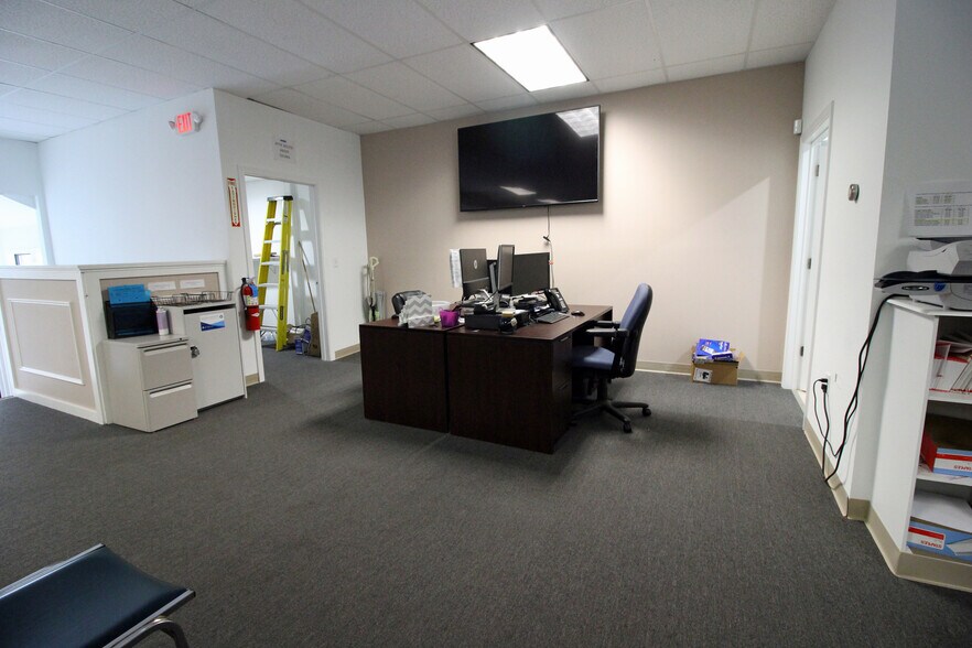 More Photos Of 80-82 Northboro Rd E, Marlborough Office For Sale