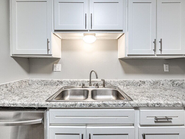 More Photos Of 1220 SE 9th St, Pryor Apartments For Sale