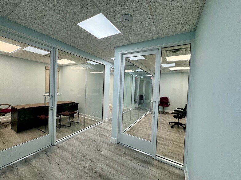 More Photos Of 100 SW Albany Ave, Stuart Office Residential For Lease