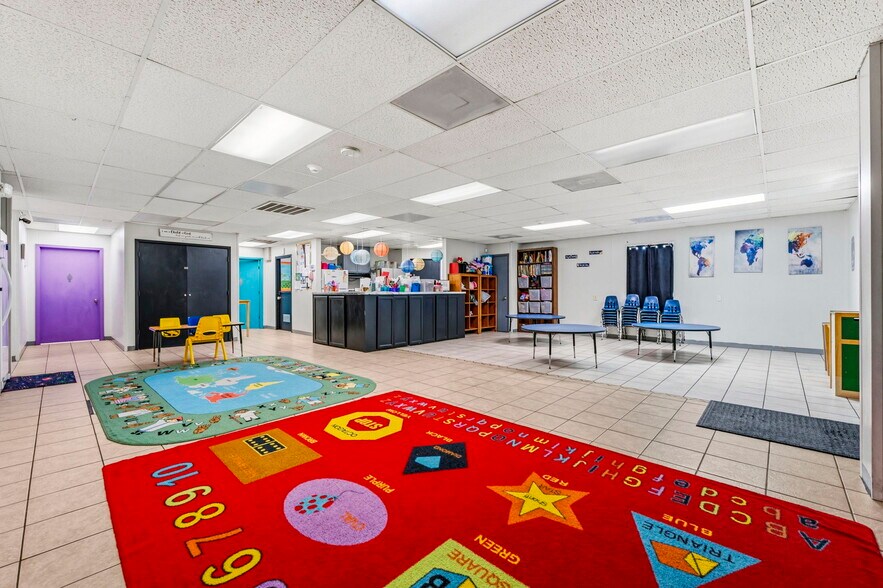 More Photos Of 16737 Sprawling Oaks Dr, Conroe Daycare Center For Sale
