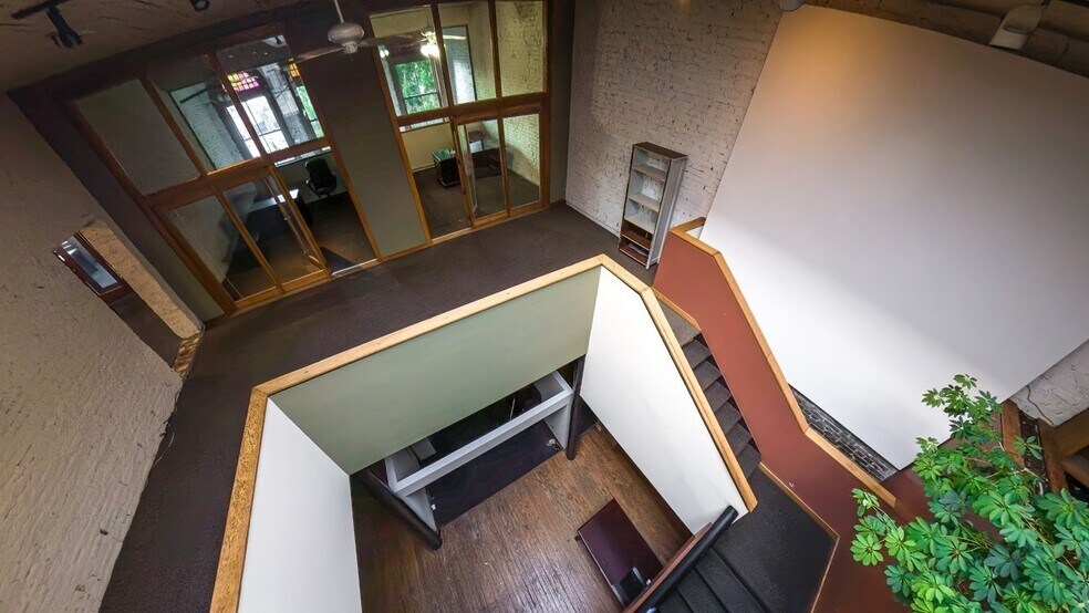More Photos Of 8-12 Emory, Knoxville Office For Sale