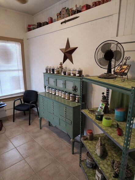 More Photos Of 1951 S Magnolia Ave, Luling Land For Sale