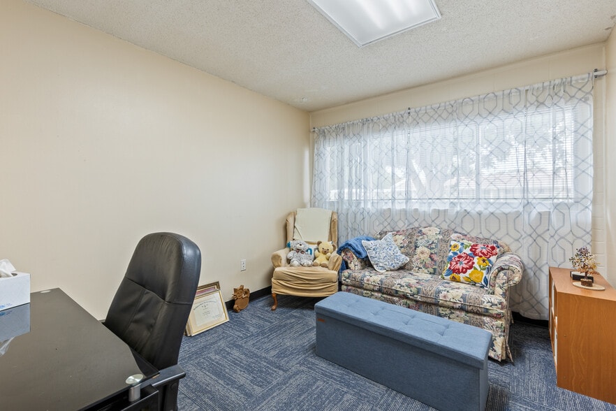 More Photos Of 260 S Marion Ave, Lake City Medical For Lease