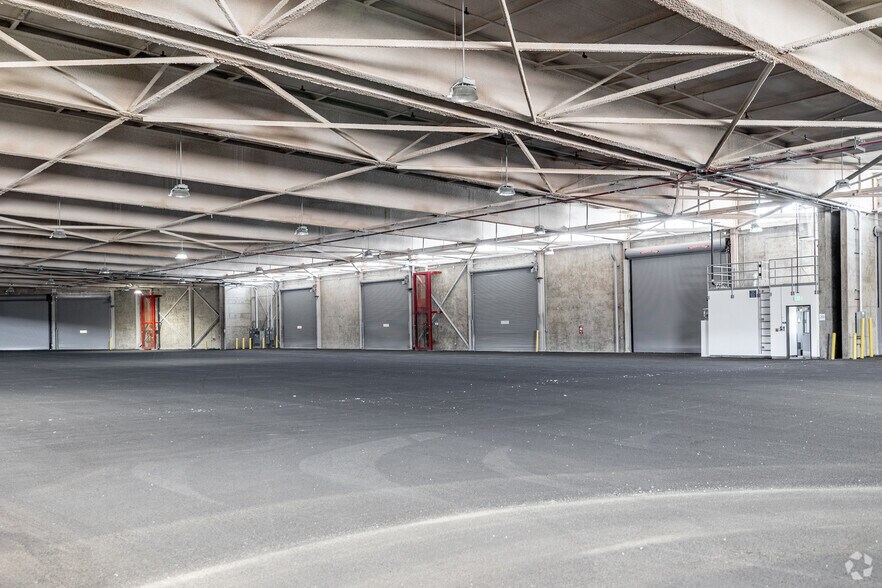 More Photos Of 1251 W Pier D St, Long Beach Warehouse For Lease