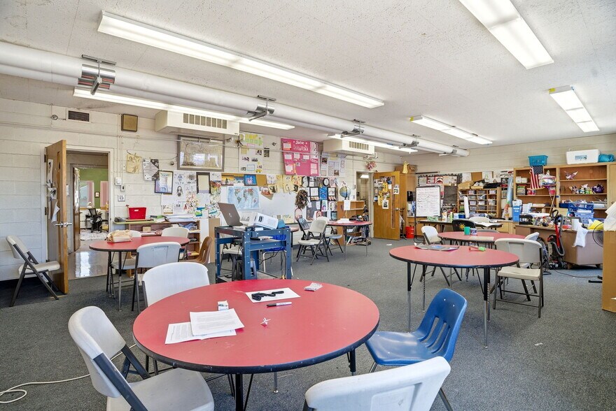 More Photos Of 6541 16TH Ave S, Richfield Schools For Lease