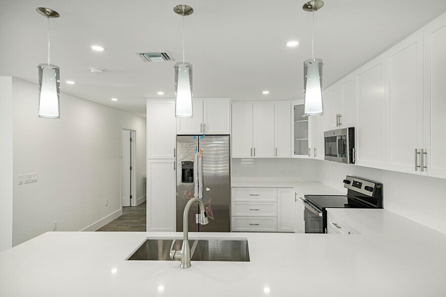 More Photos Of 10370 SW 24th St, Miami Apartments For Sale