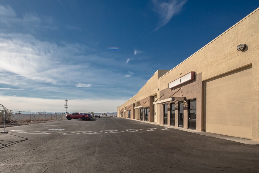 More Photos Of 2100 College Dr, Lake Havasu City Warehouse For Lease