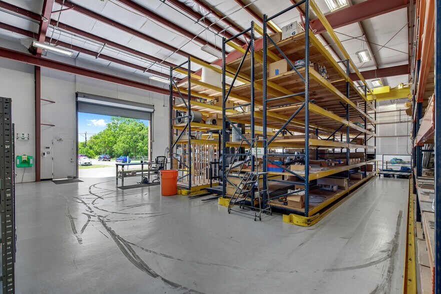 More Photos Of 4725 Lawndale St, La Marque Light Manufacturing For Lease