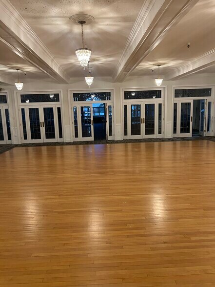 More Photos Of 5324 Rogers Rd, Hamburg Golf Course Driving Range For Sale