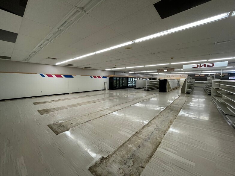 More Photos Of 11 E Division St, Sparta Drugstore For Sale