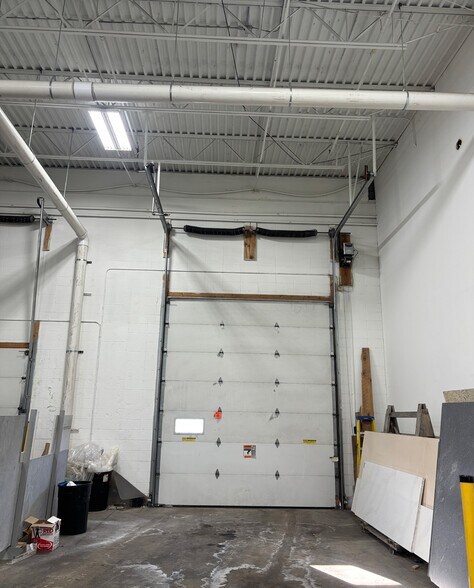 More Photos Of 6801 Shingle Creek Pky, Brooklyn Center Light Manufacturing For Lease