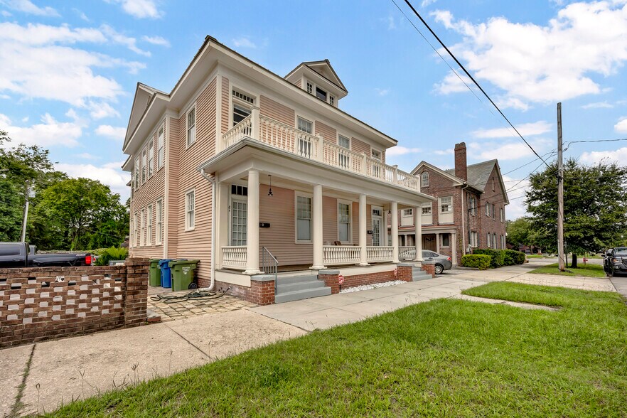 More Photos Of 8 S 7th St, Wilmington Office For Sale