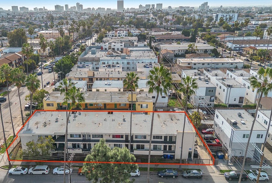 More Photos Of 4956 Romaine St, Los Angeles Apartments For Sale