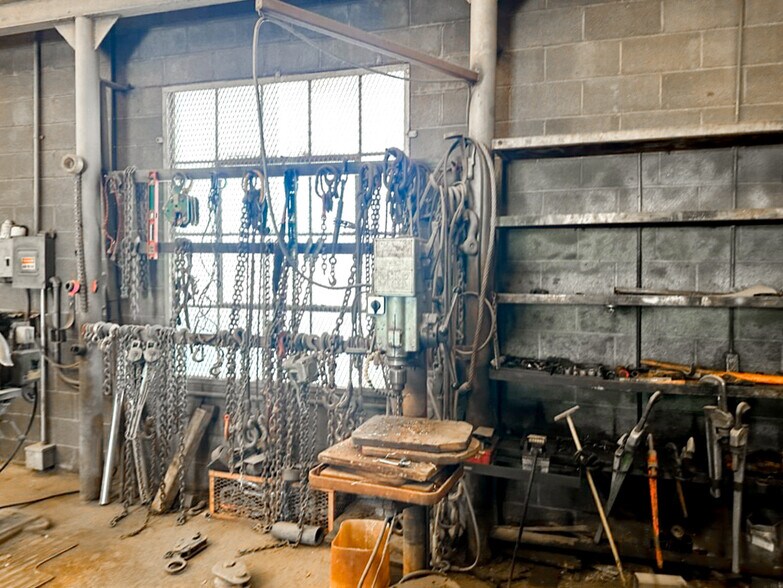 More Photos Of 604 Collins ave, Midland Warehouse For Sale