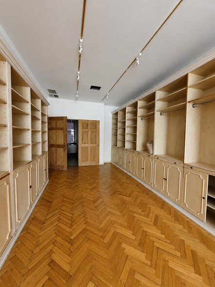 More Photos Of 437 Park Ave S, New York Storefront Retail Residential For Lease