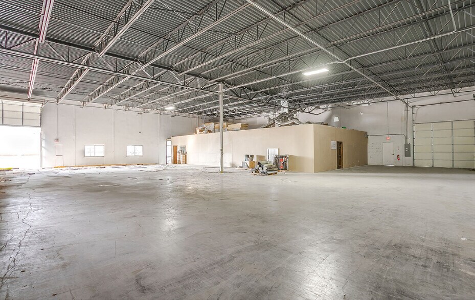 More Photos Of 1420 Markum Ranch Rd, Fort Worth Warehouse For Sale