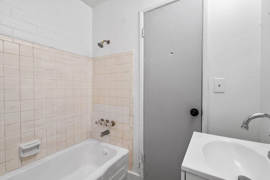 More Photos Of 5757 E 23rd St, Tucson Apartments For Sale