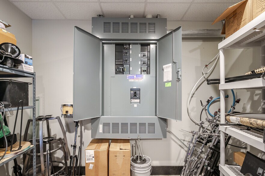 More Photos Of 117 E Allegan St, Otsego General Retail For Sale